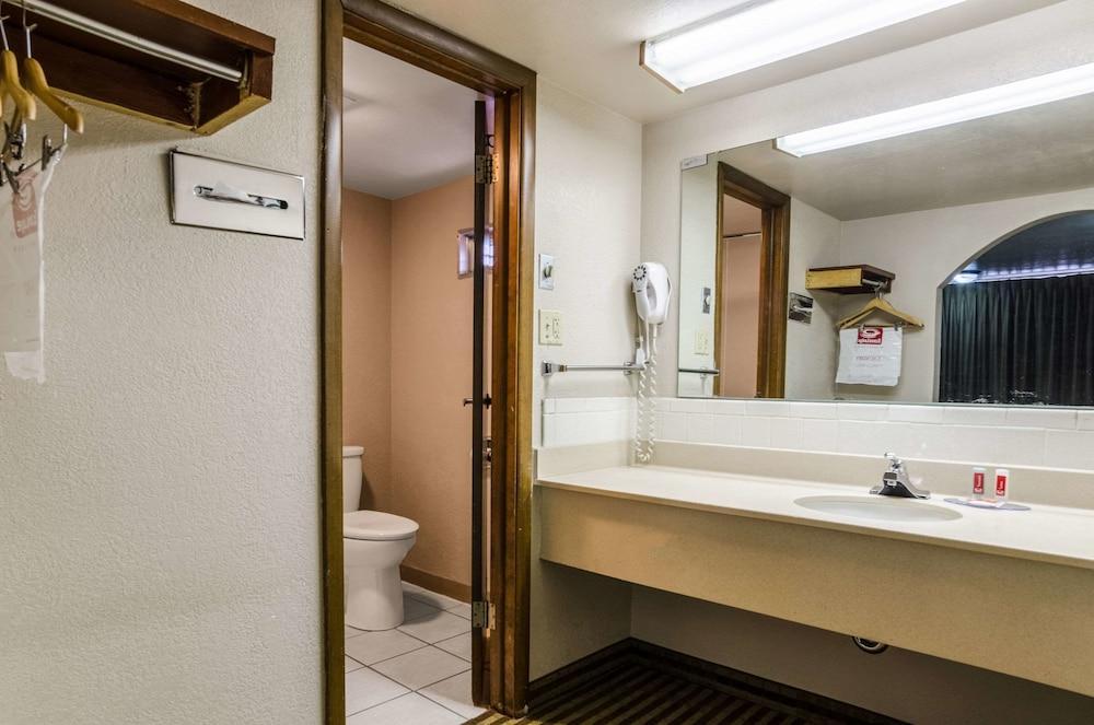 Econo Lodge Winfield Extérieur photo