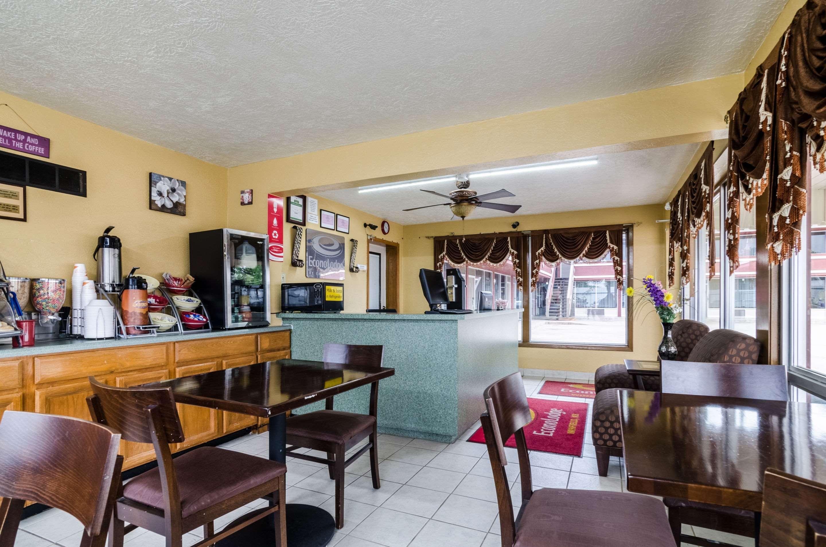 Econo Lodge Winfield Extérieur photo