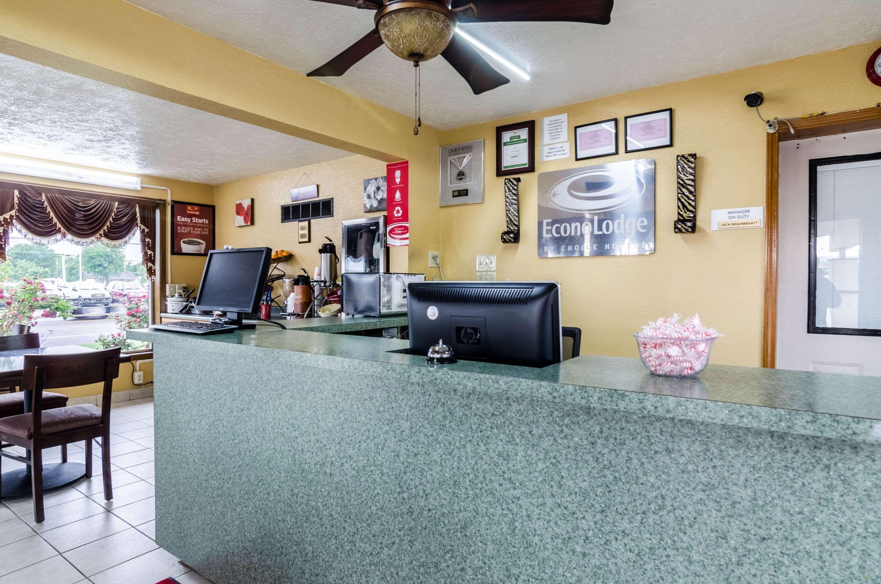 Econo Lodge Winfield Extérieur photo