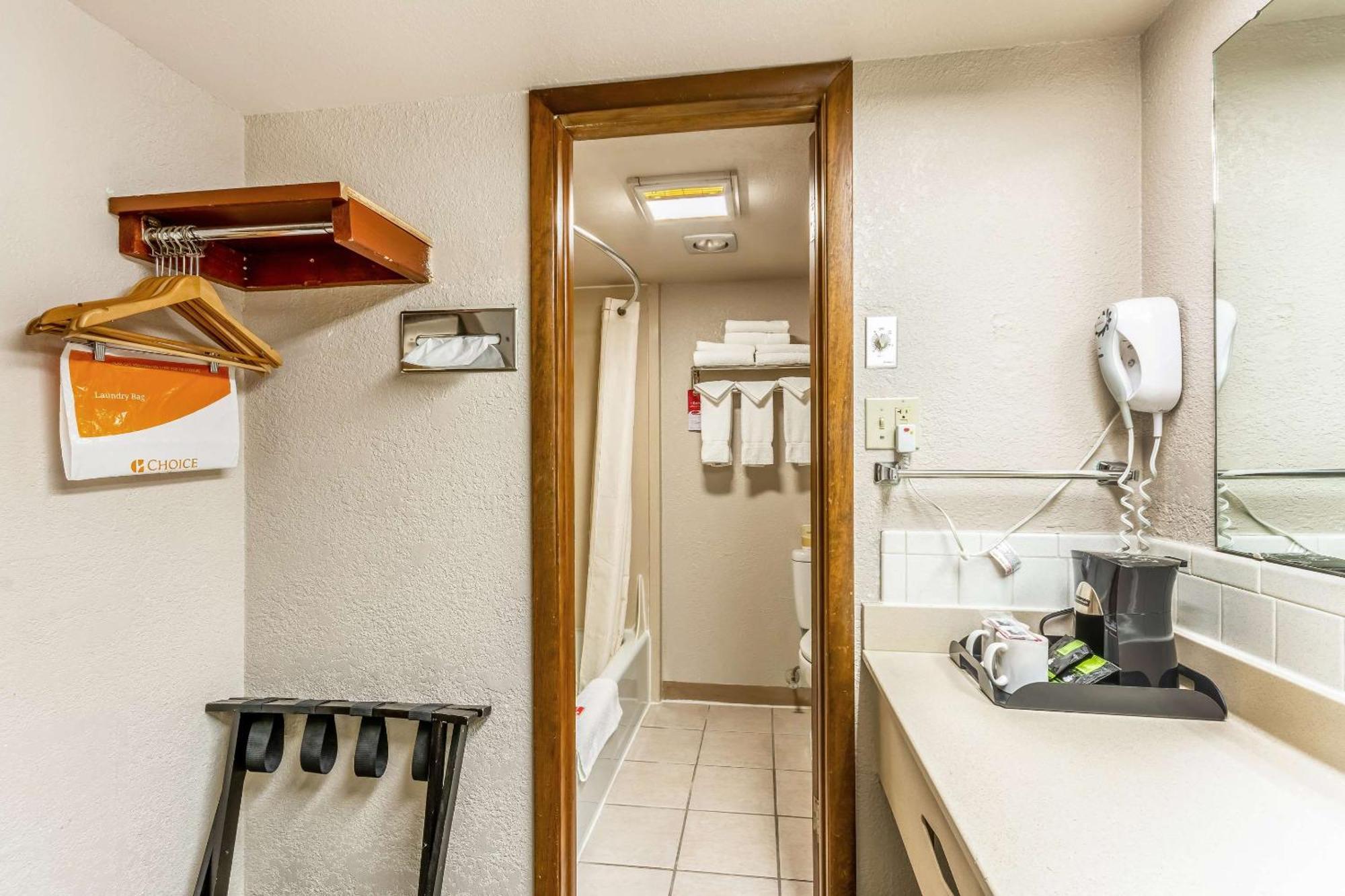 Econo Lodge Winfield Extérieur photo